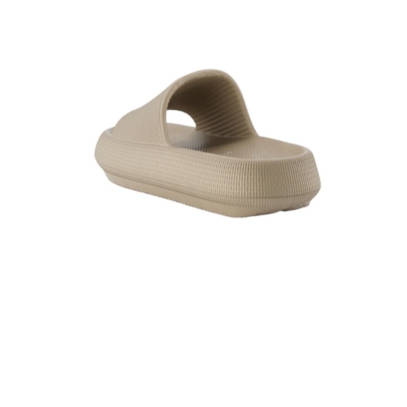 Cushionaire Feather Cloud Slide Sandals - Picture 11 of 11